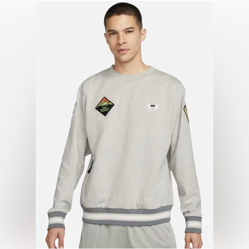 Nike unisex  Light Gray Crewneck Sweater